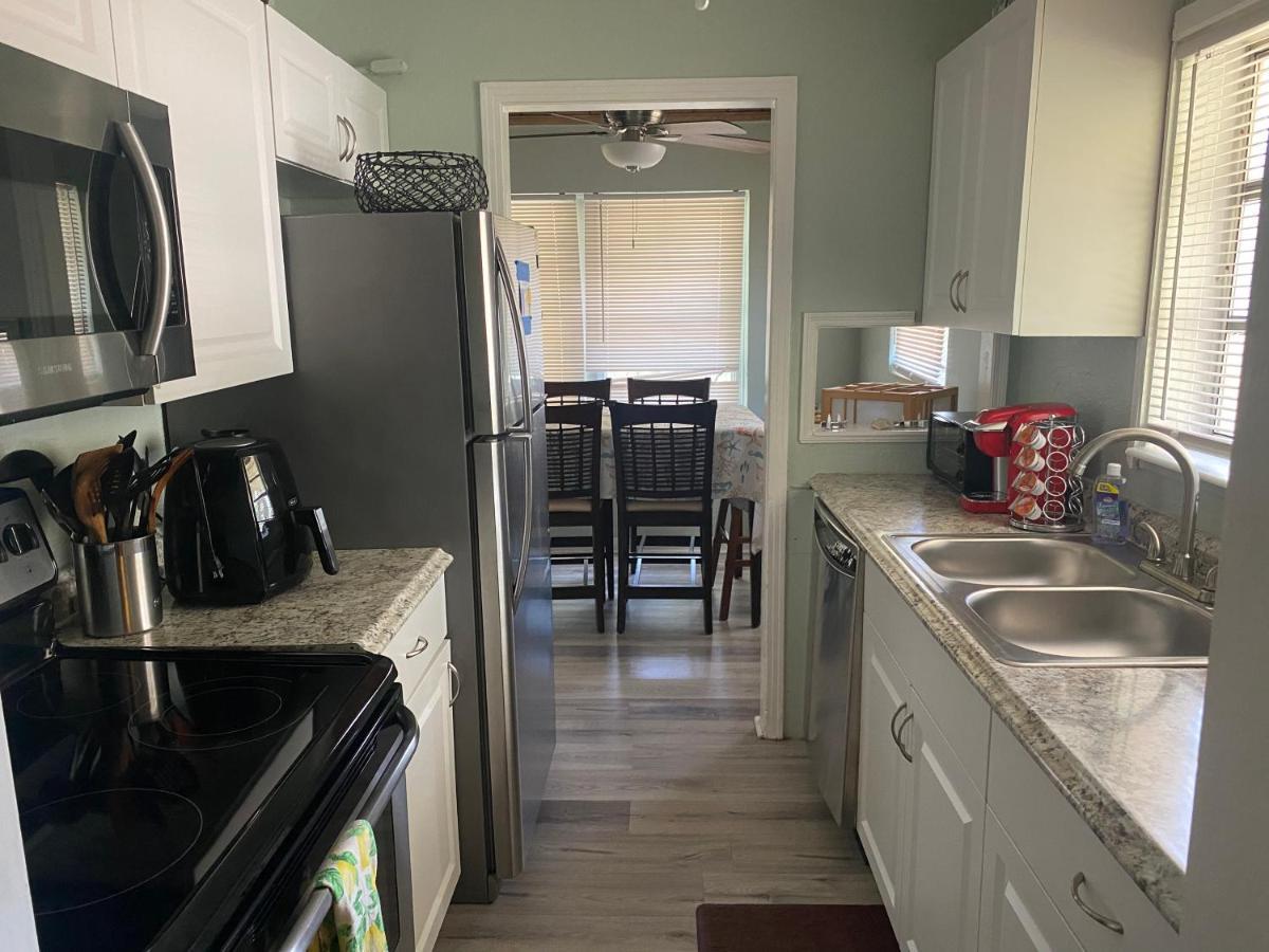 3 Bedroom House Fenced Backyard Private Patio Areas Grill Firepit Plenty Parking! Quick Access 10 Min To Beach Airport Delray West Palm Lake Worth Beach Luaran gambar