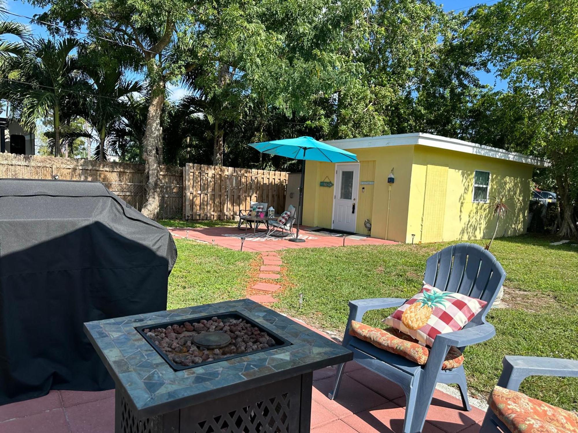 3 Bedroom House Fenced Backyard Private Patio Areas Grill Firepit Plenty Parking! Quick Access 10 Min To Beach Airport Delray West Palm Lake Worth Beach Luaran gambar
