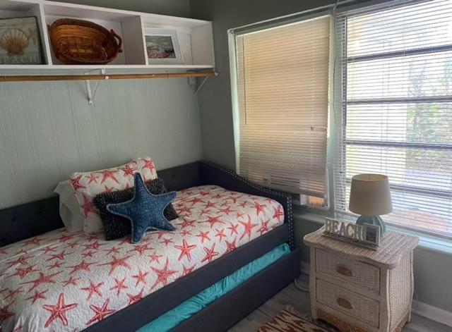3 Bedroom House Fenced Backyard Private Patio Areas Grill Firepit Plenty Parking! Quick Access 10 Min To Beach Airport Delray West Palm Lake Worth Beach Luaran gambar