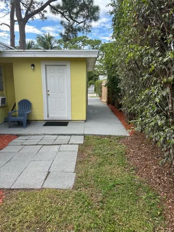 3 Bedroom House Fenced Backyard Private Patio Areas Grill Firepit Plenty Parking! Quick Access 10 Min To Beach Airport Delray West Palm Lake Worth Beach Luaran gambar