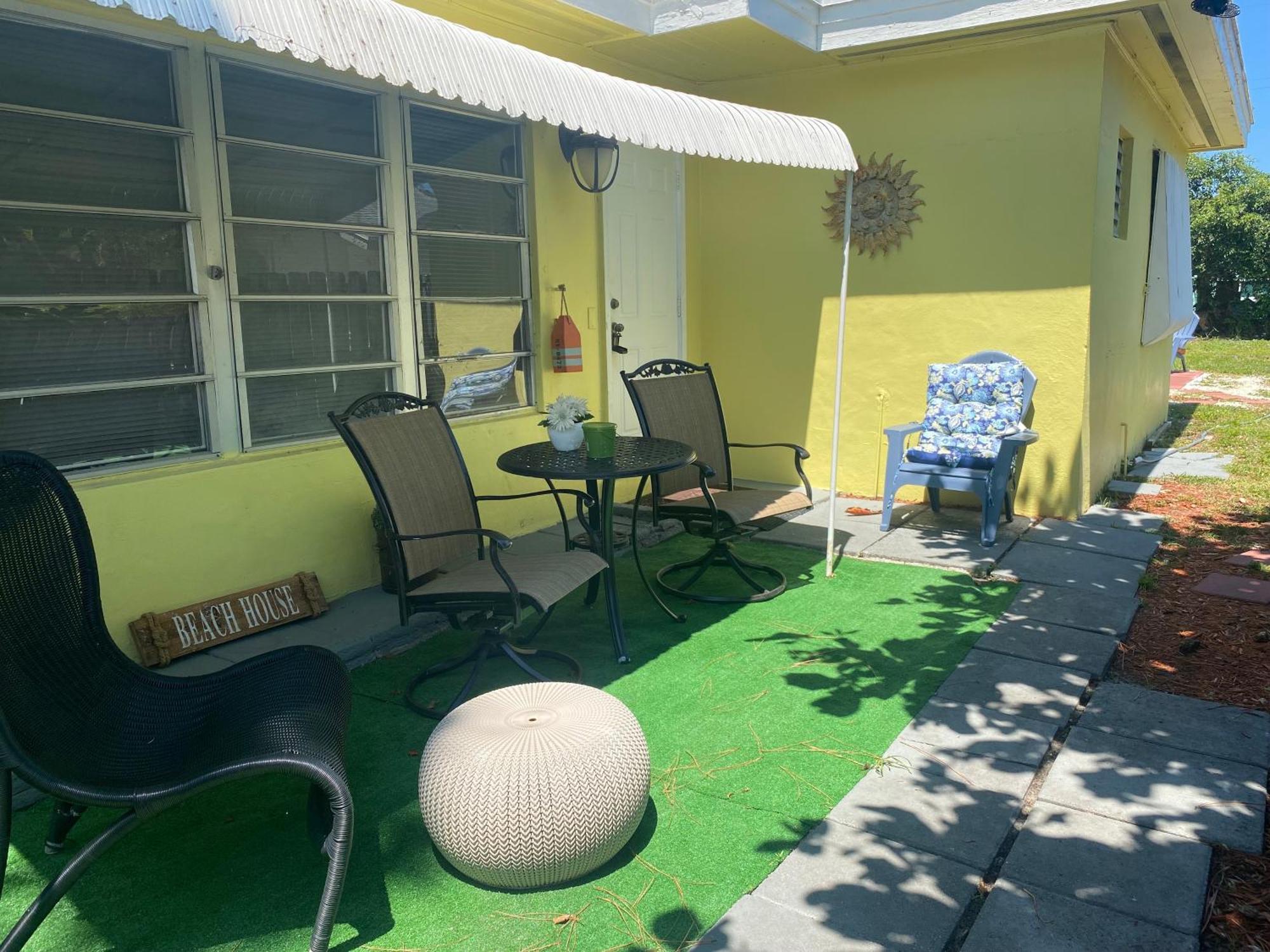 3 Bedroom House Fenced Backyard Private Patio Areas Grill Firepit Plenty Parking! Quick Access 10 Min To Beach Airport Delray West Palm Lake Worth Beach Luaran gambar