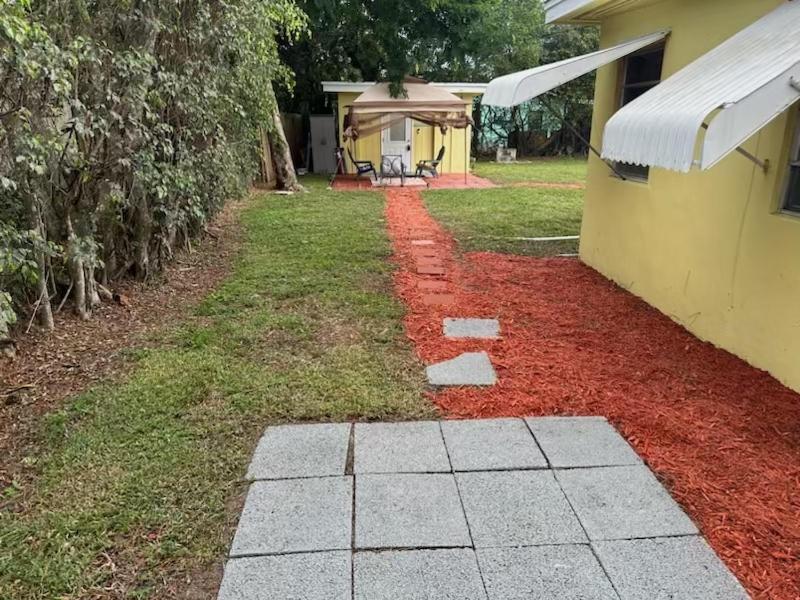 3 Bedroom House Fenced Backyard Private Patio Areas Grill Firepit Plenty Parking! Quick Access 10 Min To Beach Airport Delray West Palm Lake Worth Beach Luaran gambar